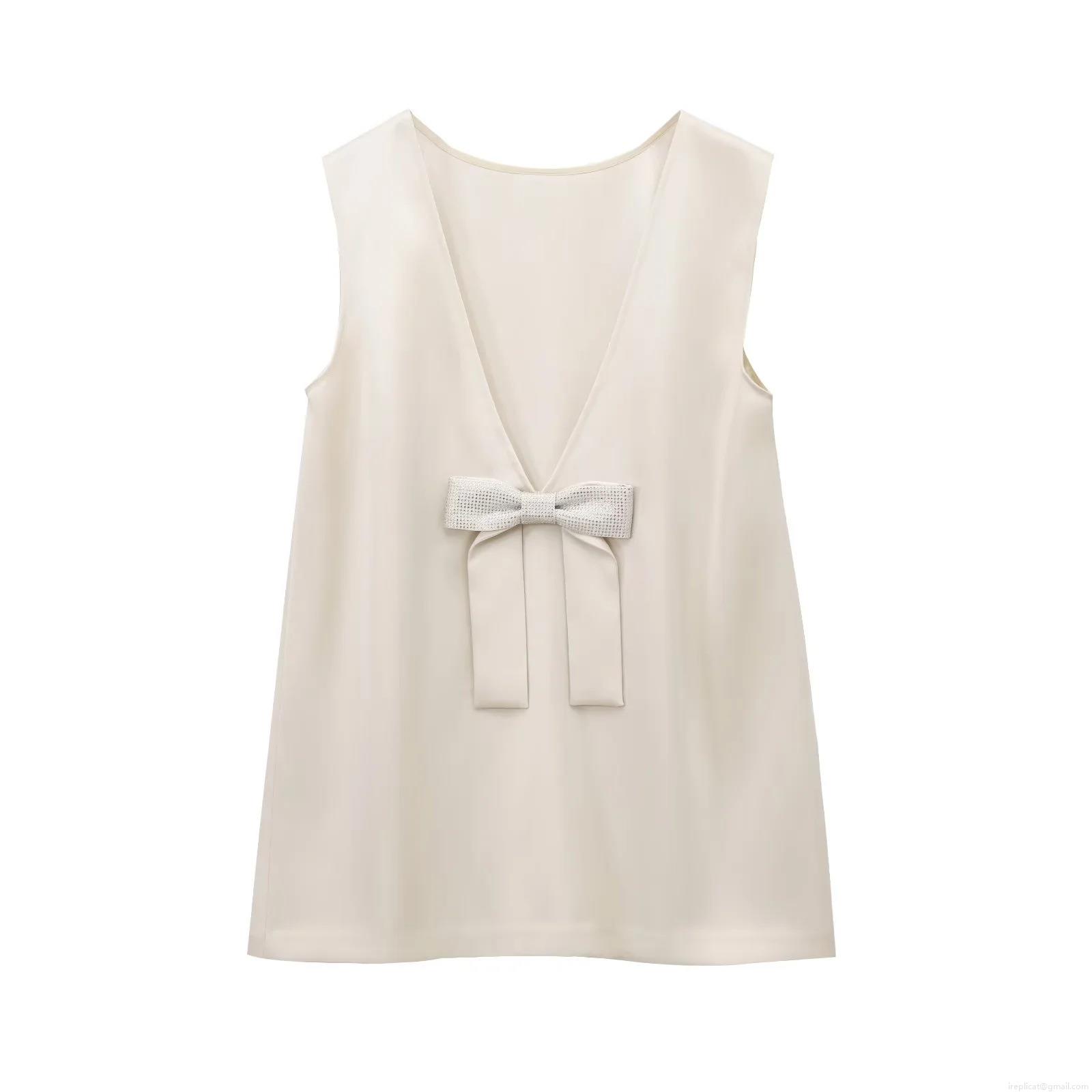 Women's Elegant Champagne Satin Backless Mini Dress with Rhinestone Bow Sexy Sleeveless A-Line Party Dress for Wedding Banquets and Proms