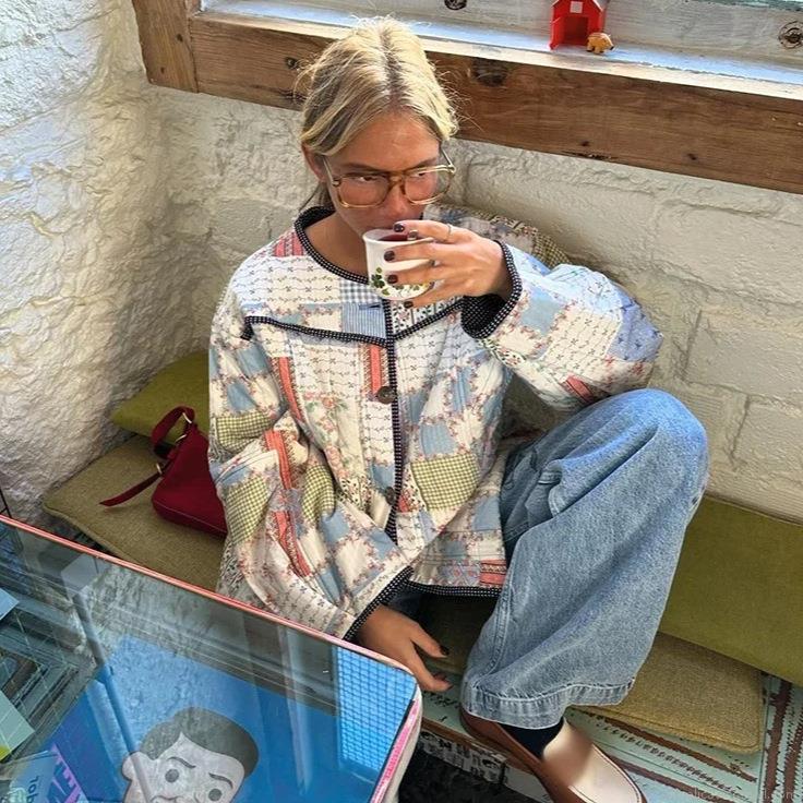 Women's Retro Quilted Patchwork Jacket Floral Print Polyester Cotton Outerwear Long Sleeve Button Down Loose Coat Casual Warm Jacket Autumn Clothing