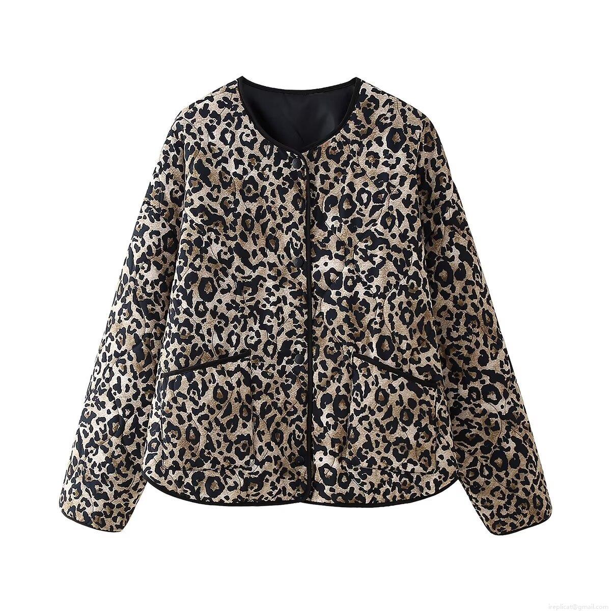 Women's Leopard Print Quilted Jacket Loose Fit Long Sleeve Round Neck Padded Coat Winter Warm Outerwear Casual Button Up Jacket with Pockets