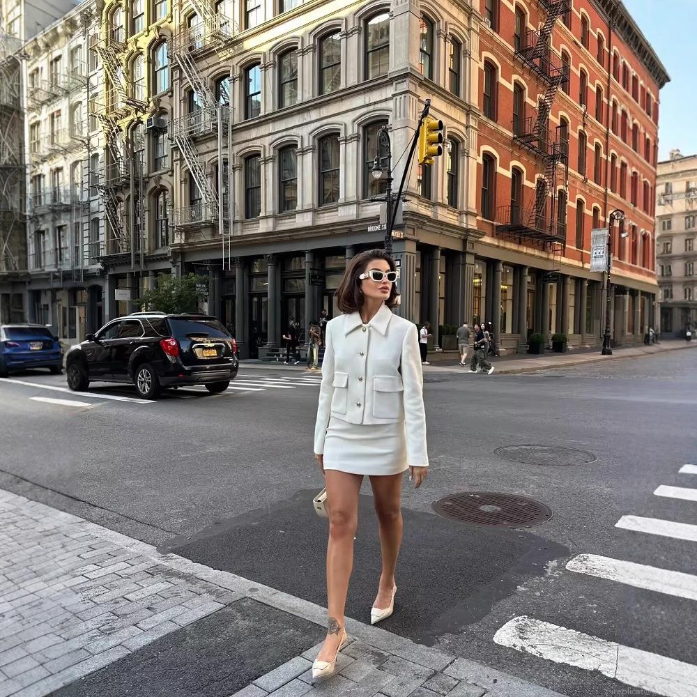 Women's Vintage White Tweed Short Jacket Elegant Lapel Long Sleeve Cardigan With Gold Buttons Commuter Solid Color Woven Outerwear Top