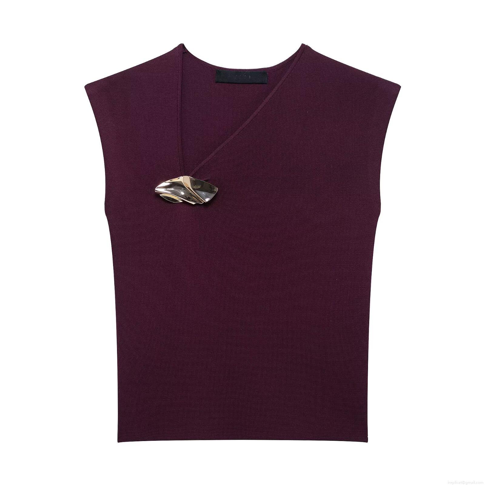 Women's Elegant Sleeveless Knit Top With Gold Metal Buckle Slim Fit V-Neck Pullover Tank Top For Office Daily Commuting Casual Wear